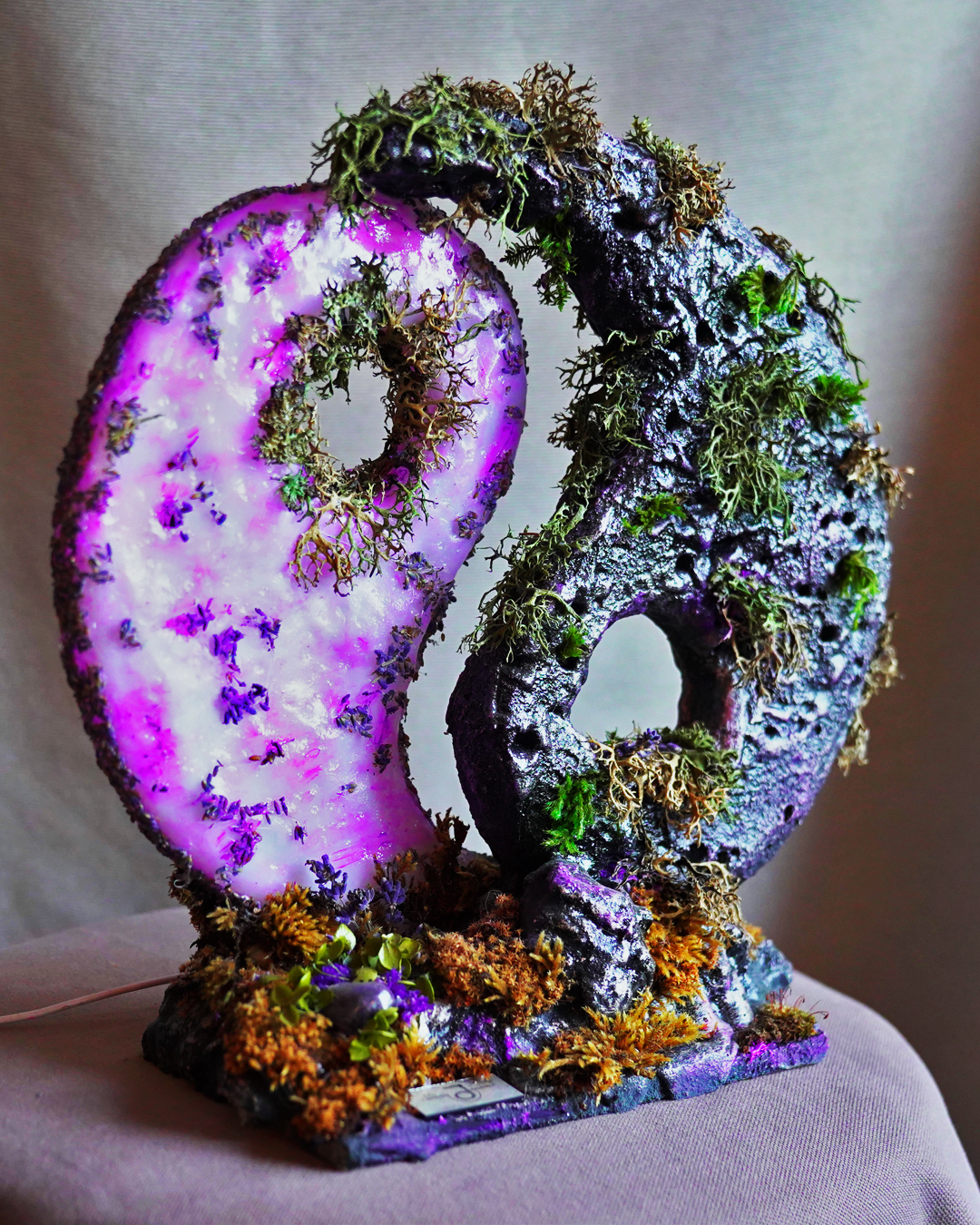 Balance yin yang lighting decor sculpture with amethyst